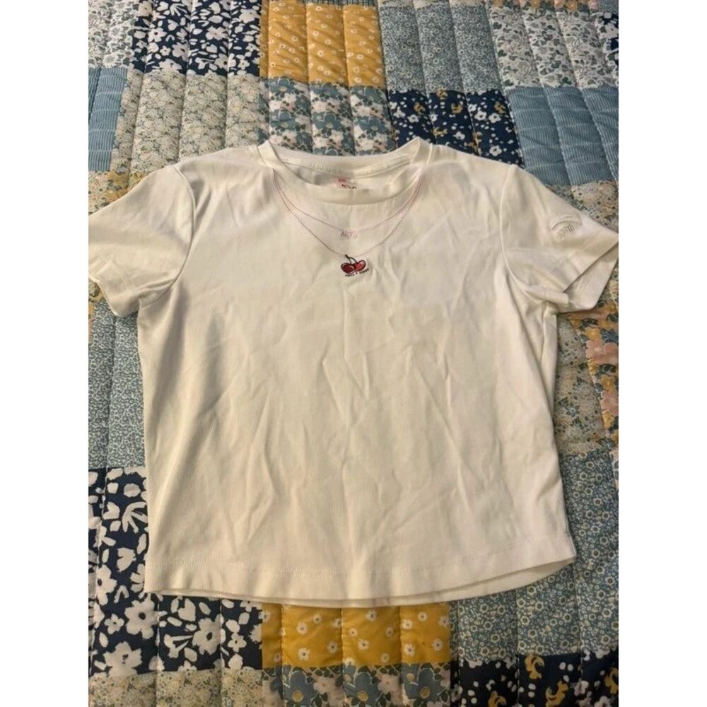 ANTA x KIRSH Cherry White Baby Tee Women’s Medium Y2K Korean Streetwear. 292